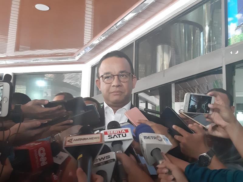 Gubernur DKI Jakarta Anies Baswedan usai menjenguk Presiden ke-3 BJ Habibie (Indonesiainside.id)