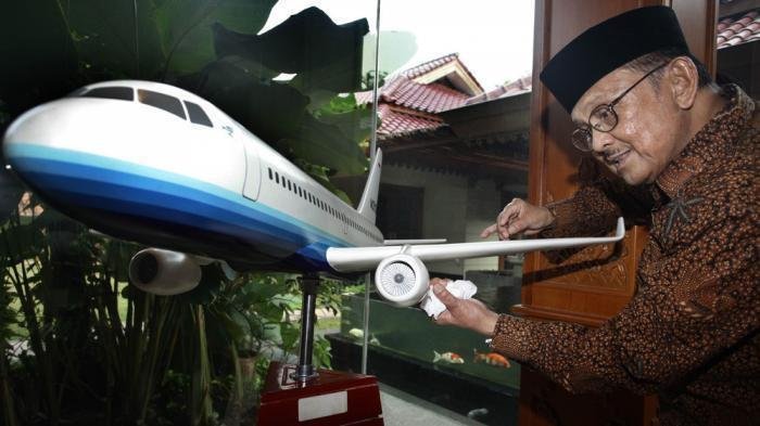 Sosok Presiden ketiga RI Bacharuddin Jusuf Habibie selalu lekat dengan inovasi dan teknologi yang salah satu persembahannya bermanfaat dalam dunia penerbangan. (Tribunnews)