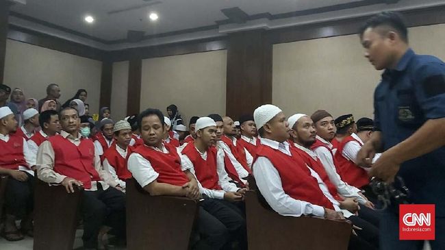 Puluhan pegawai Sarinah divonis 4 bulan penjara karena terbukti memberikan air kepada perusuh 21-22 Mei lalu(CNN Indonesia/Anugerah Perkasa)