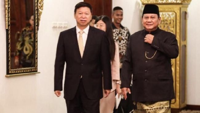 Ketum Gerindra Prabowo Subianto menerima kunjungan Penasihat Hubungan Luar Negeri China Y.M Song Tao pada Jumat (20/9) di kediamannya. (CNNIndonesia)