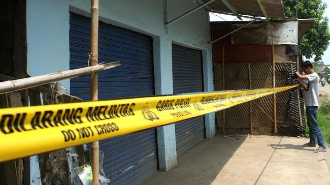 Lokasi penangkapan terduga teroris di Bekasi, Minggu (22/9). (ANTARA FOTO)