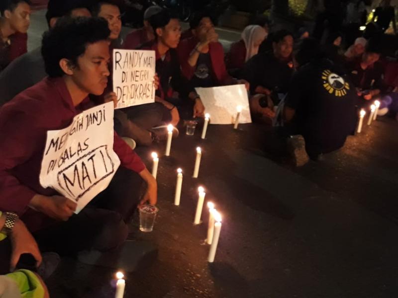 Aksi solidaritas atas meninggalnya dua mahasiswa asal Kendari (Dakta.com)