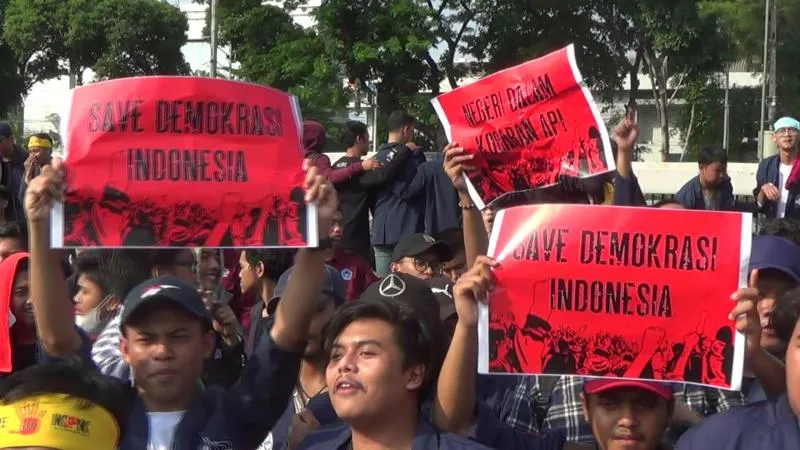 Demo mahasiswa di DPR (law-justice.co/ Deni Hardimansyah)