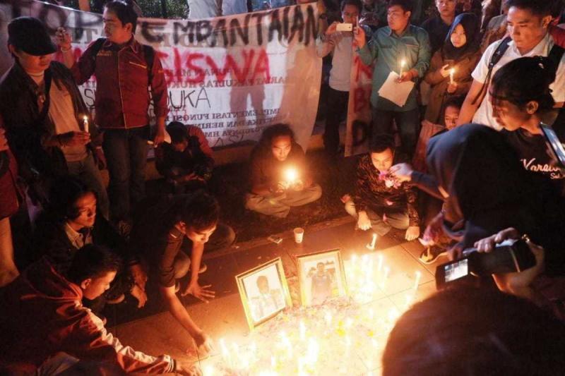 Aksi solidaritas atas meninggalnya dua mahasiswa asal Kendari (Harianrakyatbengkulu.com)