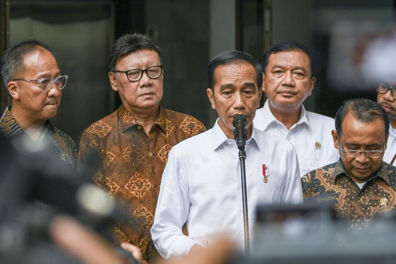 Presiden Jokowi usai menjenguk Menkopolhukam Wiranto (medcom.id)