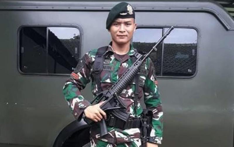 Pratu Kasnun, anggota Yonif 321/GT sekaligus anggota Satgas Pengamanan Daerah Rawan yang tewas dalam kontak senjata dengan kelompok kriminal sipil bersenjata (KKSB) di Distrik Mugi, Kabupaten Nduga, dievakuasi ke Aceh. (Law-justice.co/Ist)