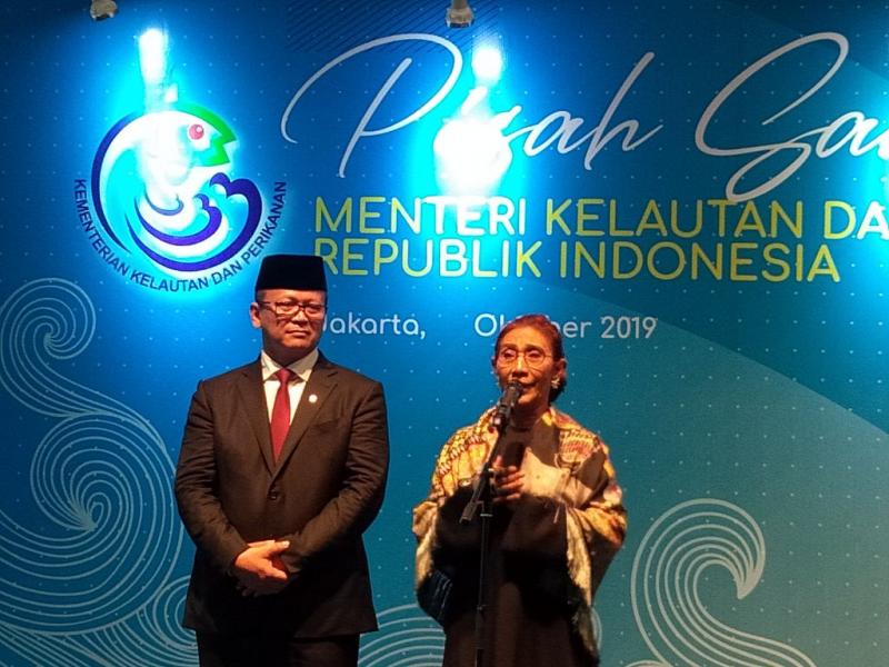 Edhy Prabowo dan Susi Pudjiastuti saat serah terima jabatan Menteri KKP (Ist)