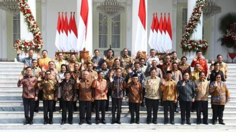 Presiden Jokowi akan segera rombak Kabinet Indonesia Maju (joglosemarnews.com)