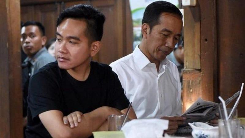 Jokowi dan Gibran (joglosemarnews.com)