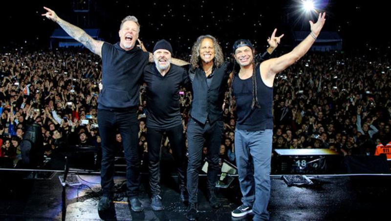 Metallica: James Hetfield, Lars Ulrich, Kirk Hammet dan Robert Trujillo (Tonedeaf.thebrag.com))