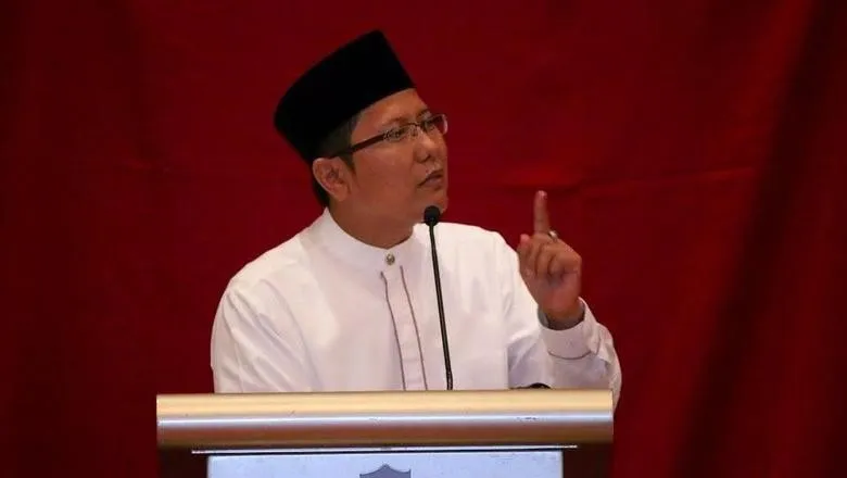 KH Cholil Nafis (Detik)