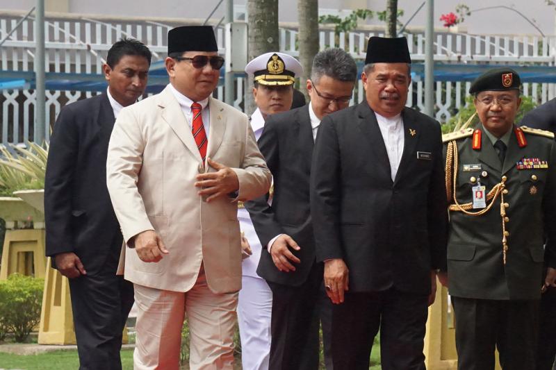 Prabowo Saat Temui Menhan Malaysia Bahas Kerja Sama Pertahanan. (medcom.com)