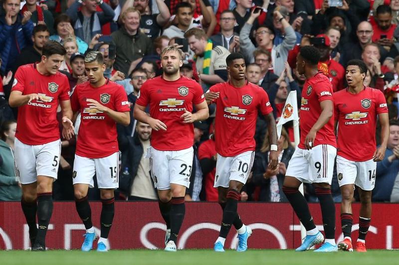 Para pemain Manchester United ketika merayakan gol ke gawang Chelsea pada laga perdana Liga Inggris (Manchester United/Getty Images)