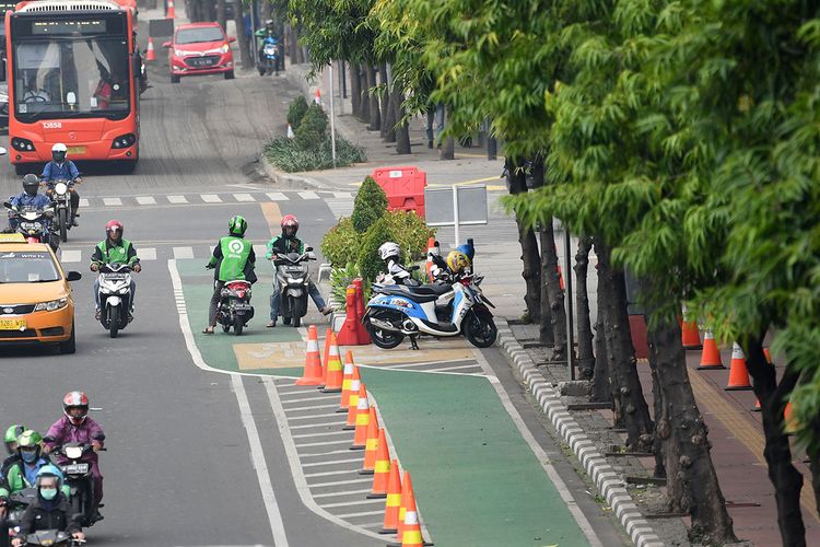 Sistem ganjil genap di DKI Jakarta tidak menutup kemungkinan akan diterapkan ke kendaraan bermotor roda dua (ANTARA FOTO/ADITYA PRADANA PUTRA)