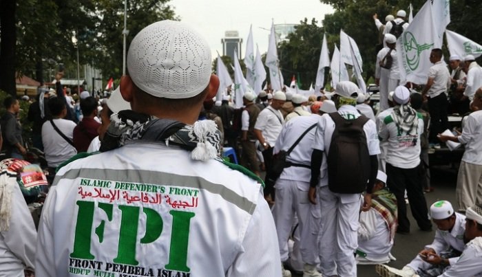 Ormas Front Pembela Islam (FPI) tanggapi rencana polisi yang buru empat orang anggota laskar FPI (Fajar)