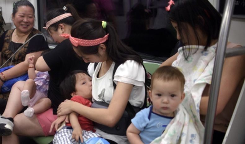 Perempuan lajang di CHina membeli sperma donor asing untuk punya anak (Ilustrasi, Foto: AFP)