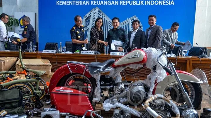 Barang Bukti Penyelundupan Motor Harley. Tempo/Tony Hartawan.