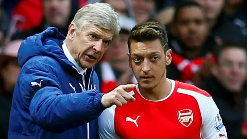 Arsene Wenger Bela Sikap Ozil soal Muslim Uighur. (Busybuddies)