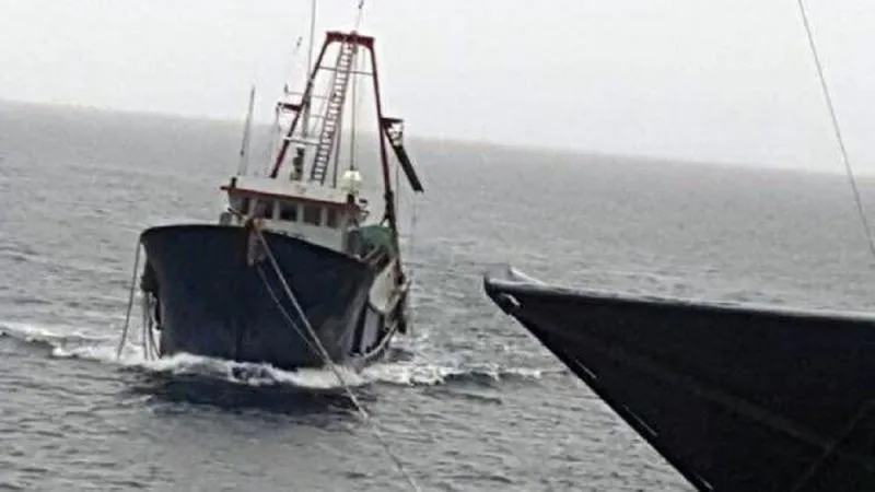 Kapal China di perairan Natuna. (Dok. Dinas Penerangan Angkatan Laut). (CNNIndonesia.com).