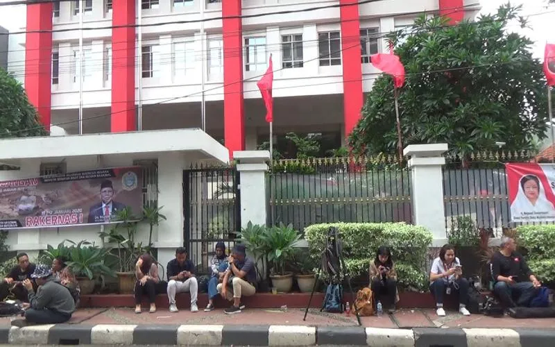 DPP PDIP Kantor Tertutup Rapat