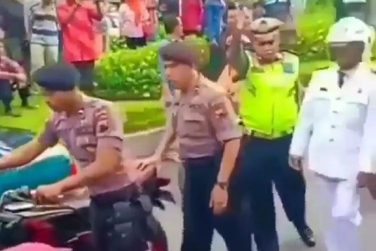 Postingan video ketika polisi mengamankan kades yang geber motor di Magelang, Jawa Tengah, Rabu (8/1/2020).(IG @ndorobeiiofficial)