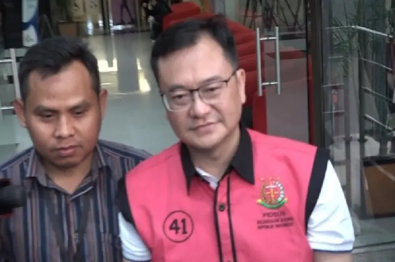 Dirut PT Hanson Internasional Tbk Benny Tjokrosaputro saat diperiksa di Gedung KPK (Foto:Denny Hardimansyah/Law-Justice)