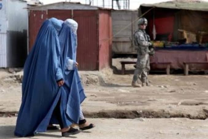 Perempuan Afganistan dan Tentara AS (Republika)