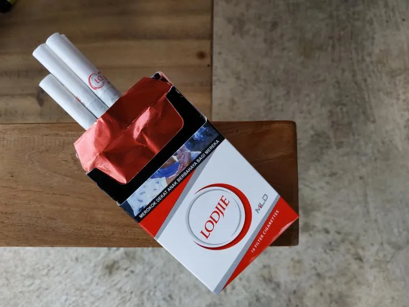 Rokok (bungkusrokok)