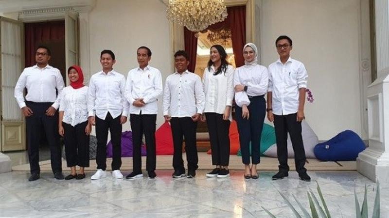 Staf khusus milenials Jokowi (ussfeed)
