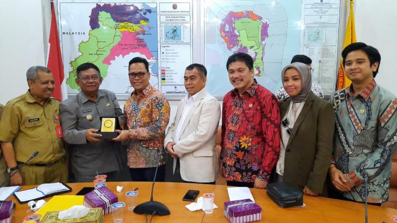 Anggota DPD RI dari Kalimantan Utara Hasan Basri (ketiga dari kiri) (Tribunnews)