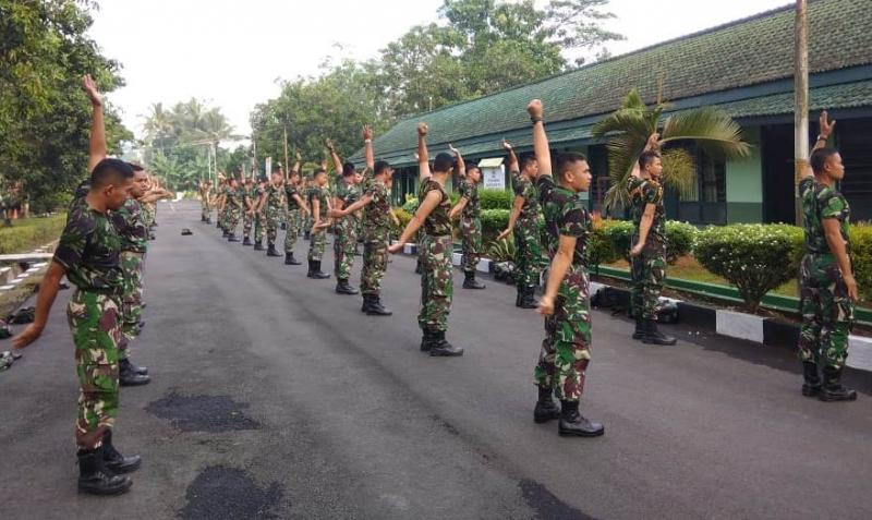 personel TNI senam pagi hari (seputar77)