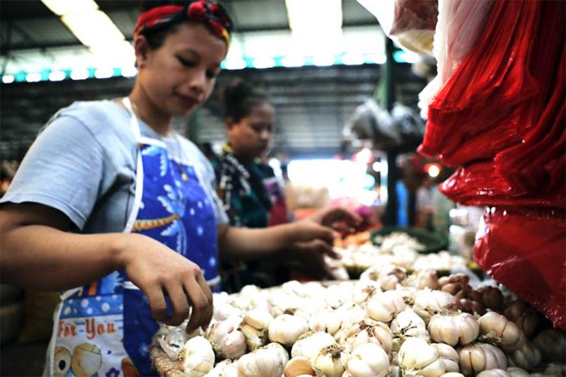 Bawang putih di pasar Induk Kramat Jati (Foto: Denny Hardimansyah/Law-Justice)