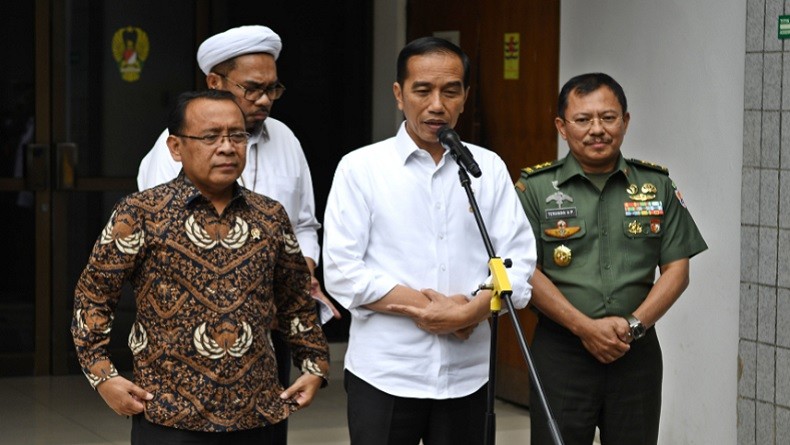 Presiden Jokowi dan Menkes Terawan Agus Putranto (Inews)