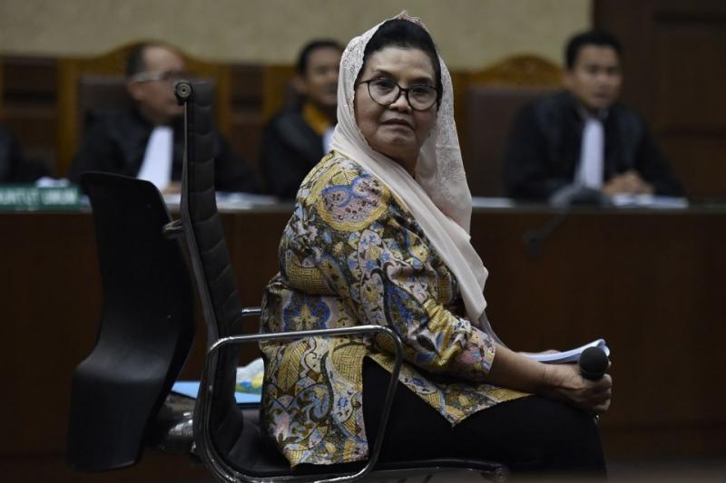 Mantan Menteri Kesehatan Siti Fadilah Supari saat menjalani sidang di Pengadilan Tipikor, Jakarta ( Katadata)
