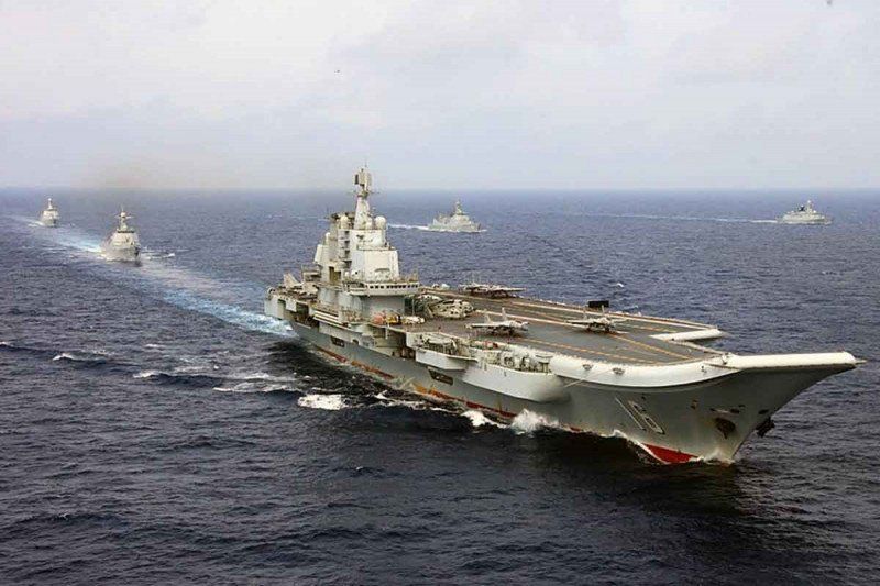 Kapal induk AL Tiongkok Liaoning saat menjalani misi patroli laut (Foto: ANTARA)
