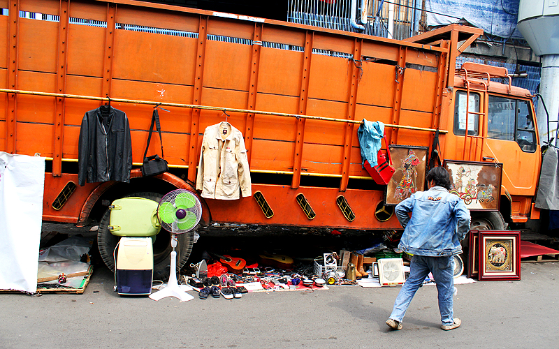 Tidak Ada Psbb Di Jembatan Item