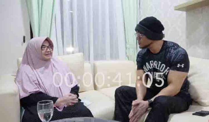 Tangkapan Layar Wawancara Deddy Corbuzier dengan mantan Menteri Kesehatan Siti Fadilah Supari. (Youtube Deddy Corbuzier)