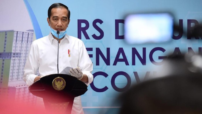 Cara pemakaian masker Presiden Jokowi dikritik pakar UI (detikcom)