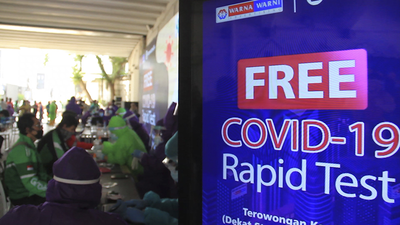 Rapid Test Covid-19 gratis dilakukan di Terowongan Kendal, Sudirman, Jakarta, Senin (8/6). Ulin Nuha/law-justice.co