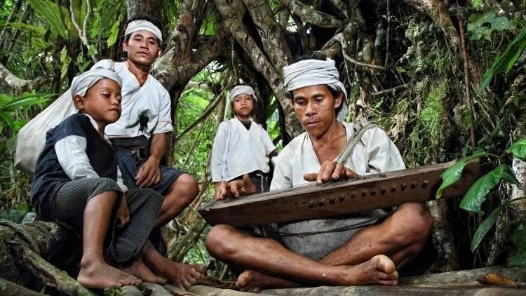Terancam Budaya Modern & Sampah, Baduy Minta Tak Jadi Tempat Wisata. (hipwee).