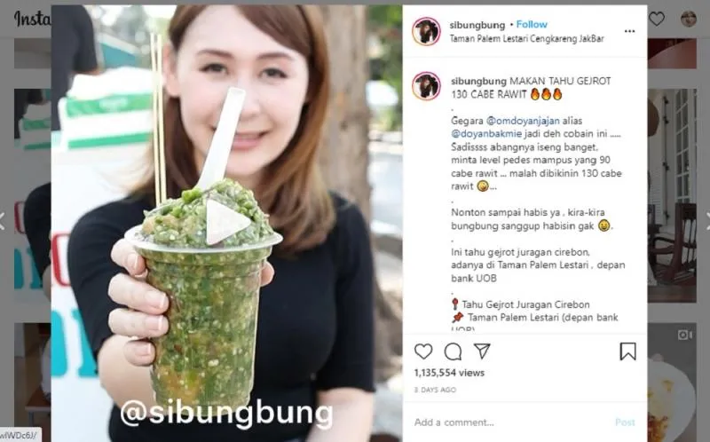 Screenshot Vlogger Cantik Makan Tahu Gejot. (Instagram).