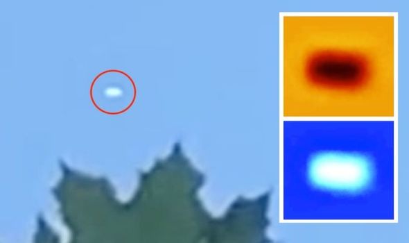 Rekaman video amatir menunjukkan sebuah benda melayang di atas kota New York yang diyakini sebagai UFO (Etdatabase/Express UK)