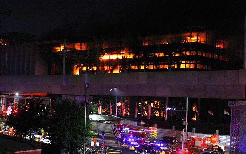 Gedung Kejaksaan Agung, di Jalan Sultan Hasanudin Dalam, Kebayoran Baru, Jakarta Selatan terbakar.Jakarta Selatan terbakar pada Sabtu (22/8) kebakaran terjadi sekitar pukul 19.00 WIB. Robinsar Nainggolan