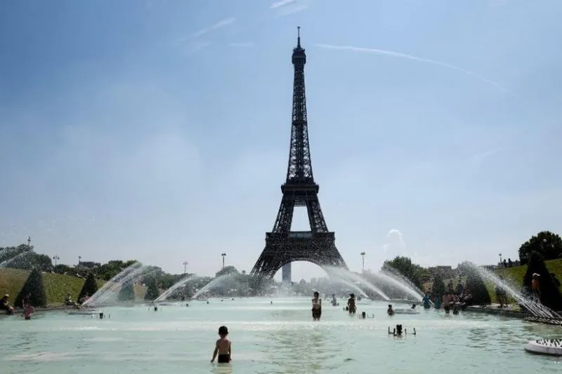 Menara Eiffel Paris (iNews)