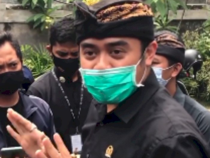 Anggota DPD RI dari Bali dilaporkan ke polisi karena diduga penodaan agama dan seks bebas (indozone)