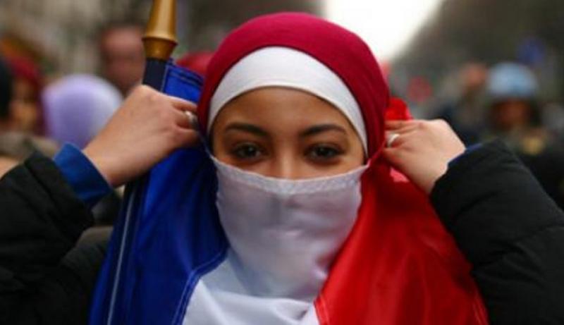 Gadis muslim Prancis. thecuttingedgenews.com