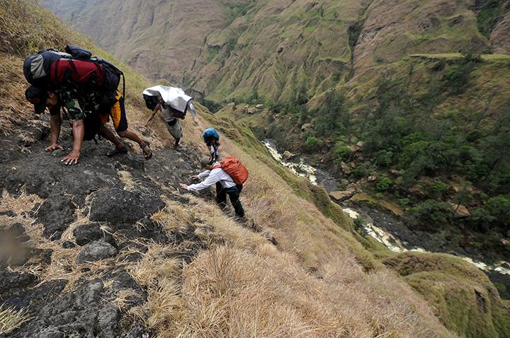 Jalur Gunung Rinjani Buka April, ini 4 Jalur Pendakian dan Quotanya