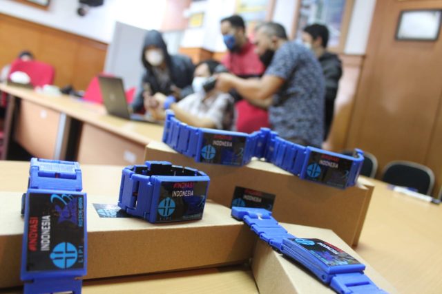 Pusat Penelitian Elektronika dan Telekomunikasi Lembaga Ilmu Pengetahuan Indonesia (PPET LIPI) meluncurkan alat monitoring berbasis wearable device bernama Si-Monic (Smart Innovated Monitoring for Covid-19)./BUDI YANTO-JBS