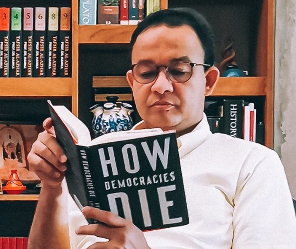 Baca Buku How Democracies Die, Anies Disebut Beri Sindiran ke Oligarki. (instagram).