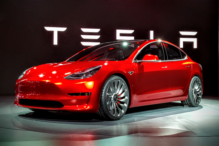 CEO Tesla Elon Musk Serius Bakal Investasi di Indonesia tahun 2021 (Kompas)